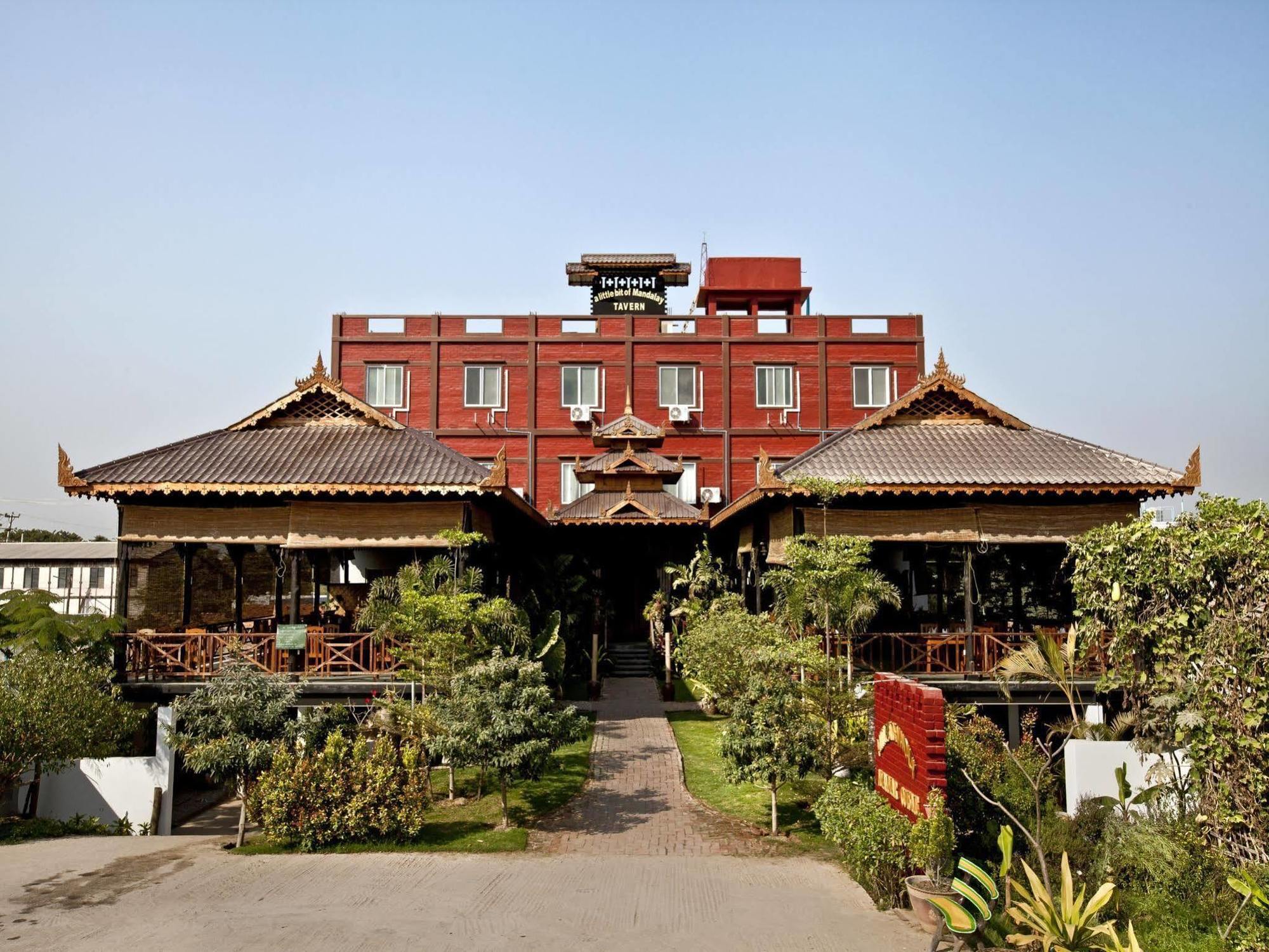 A Little Bit Of Mandalay Tavern Bed & Breakfast Exterior photo